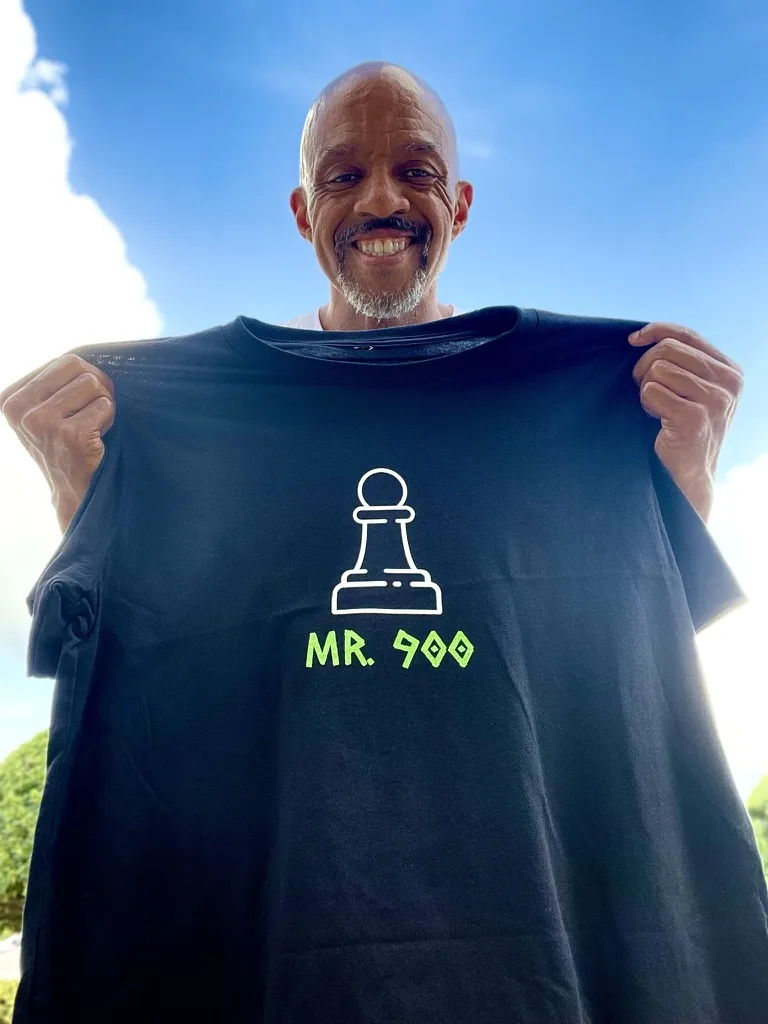 Mr. 900